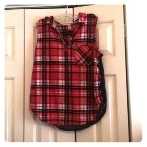 Flannel sleeve less lace top